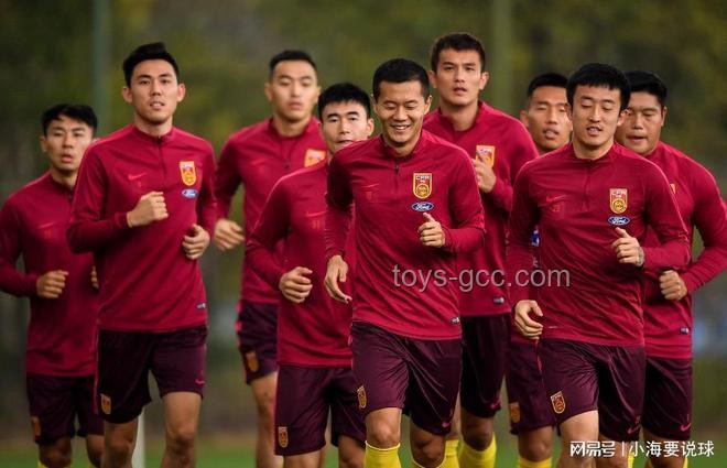 国足痛失2026世界杯，伊万帅位引热议，继任者何人？